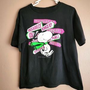 Vintage 1958 United Feature Syndicate inc. Snoopy pink/black large tee shirt
